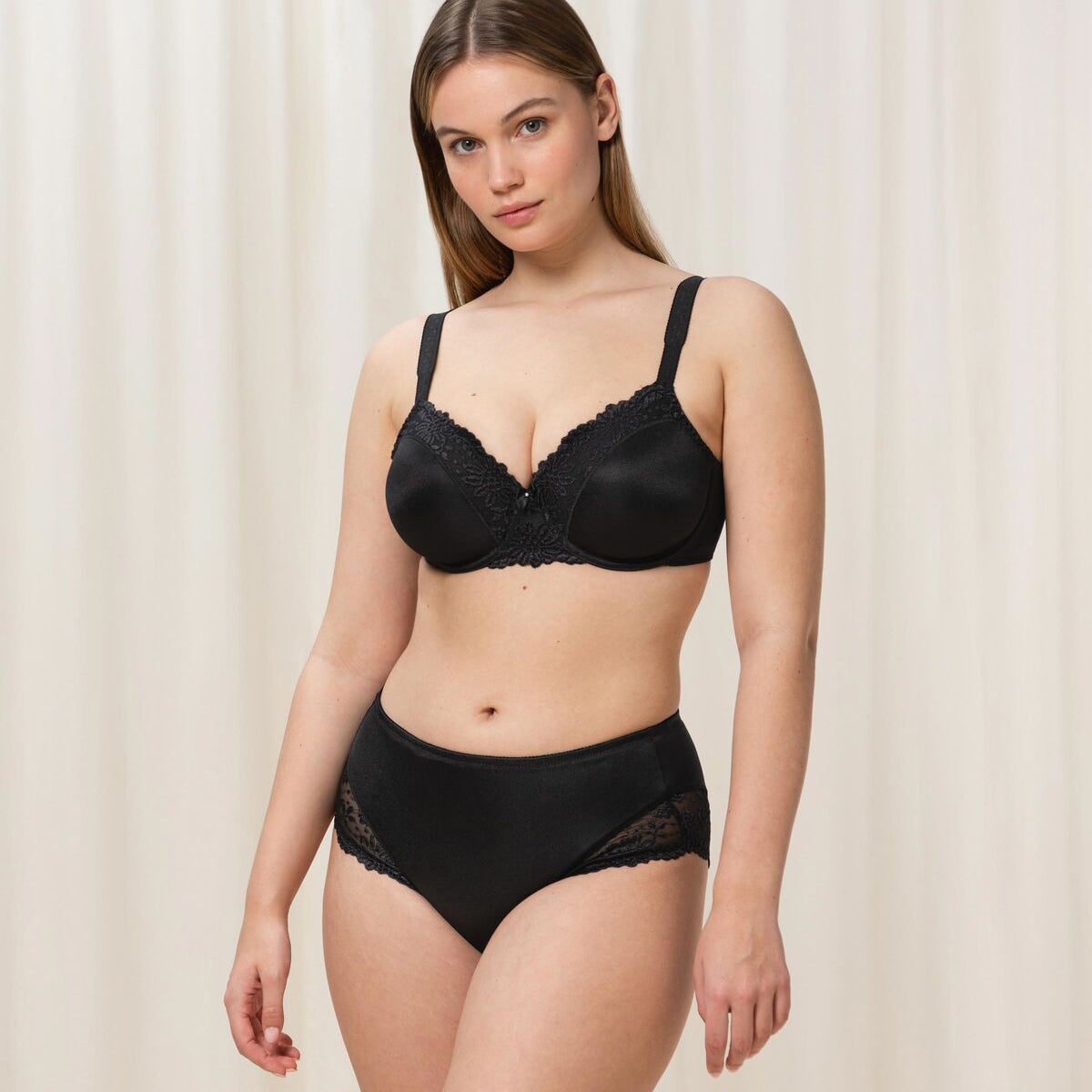 Triumph Ladyform Soft W BH med bøjle, sort