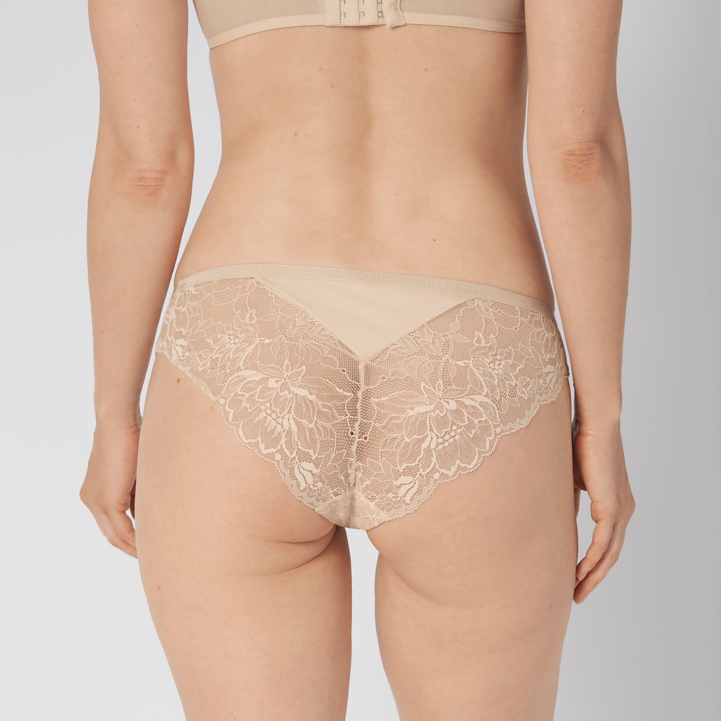 Triumph Amourette Charm brazilian trusse, creme