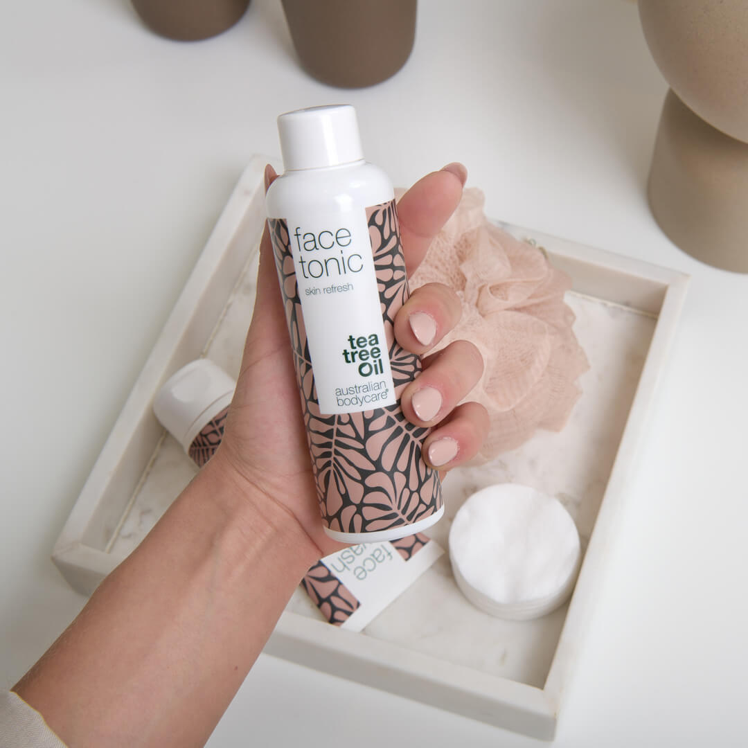 Skin tonic til daglig dybderens — Dybderensende tonic med Tea Tree Oil mod bumser og hudorme