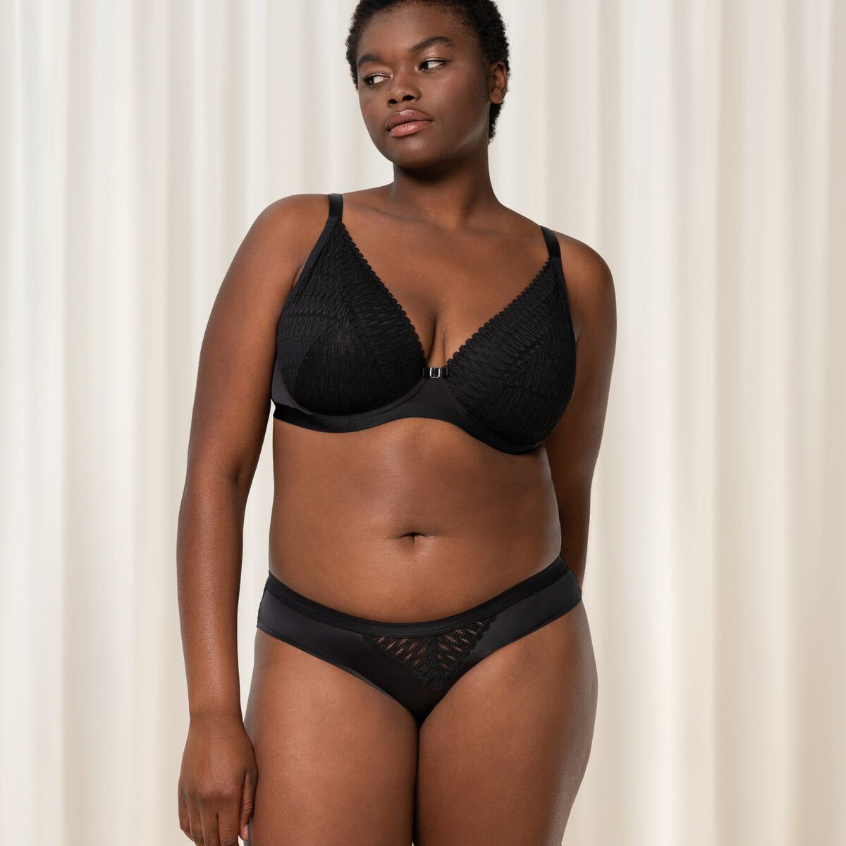 Triumph Aura Spotlight brazilian trusse, sort Online