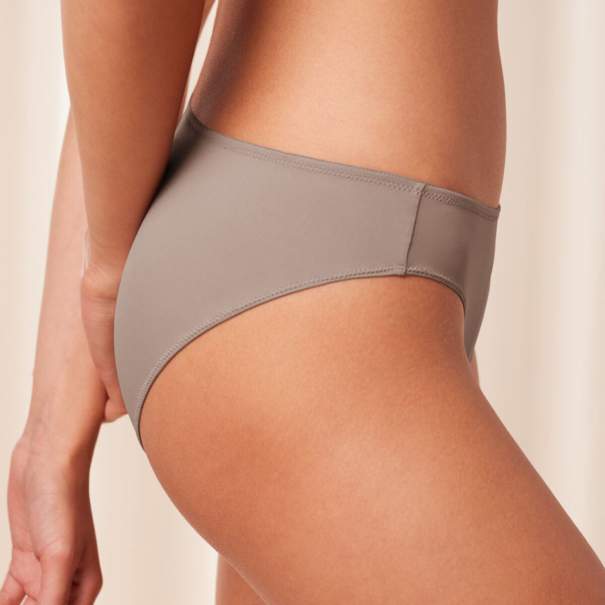 Triumph Pure Micro tai trusse, brun Udsalg