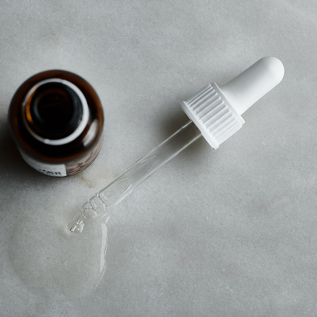 Pre-aging Serum til at forebygge alderstegn — Anti-age serum med Hyaluronsyre, Peptider & Koffein til rynker