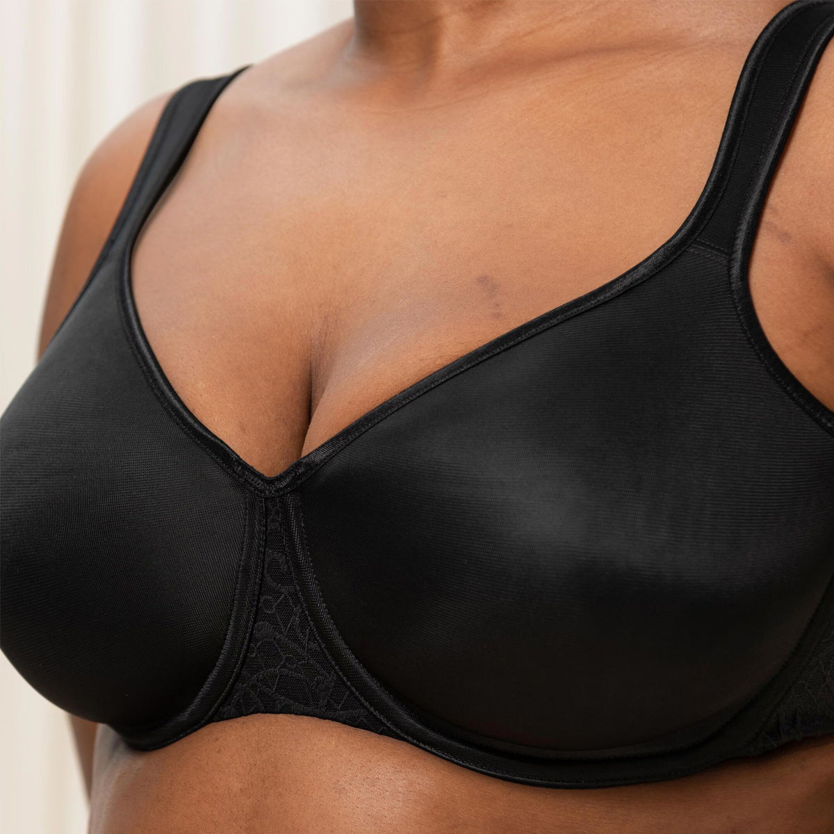 Triumph Comfort Minimizer W BH med bøjle, sort