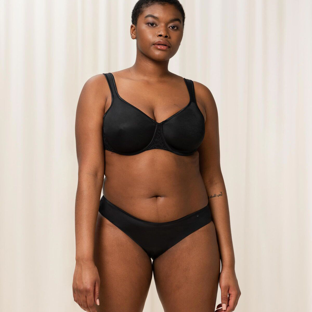 Triumph Comfort Minimizer W BH med bøjle, sort