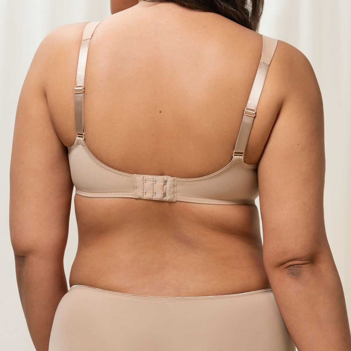 Triumph Essential Minimizer W BH med bøjle, beige