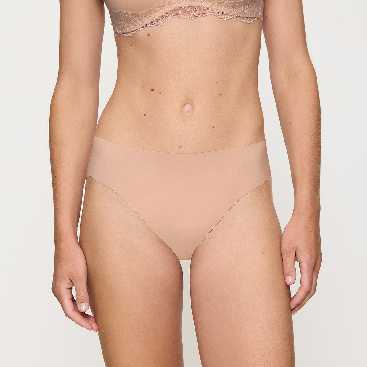 Triumph Pretty Micro tai trusse, beige på udsalg