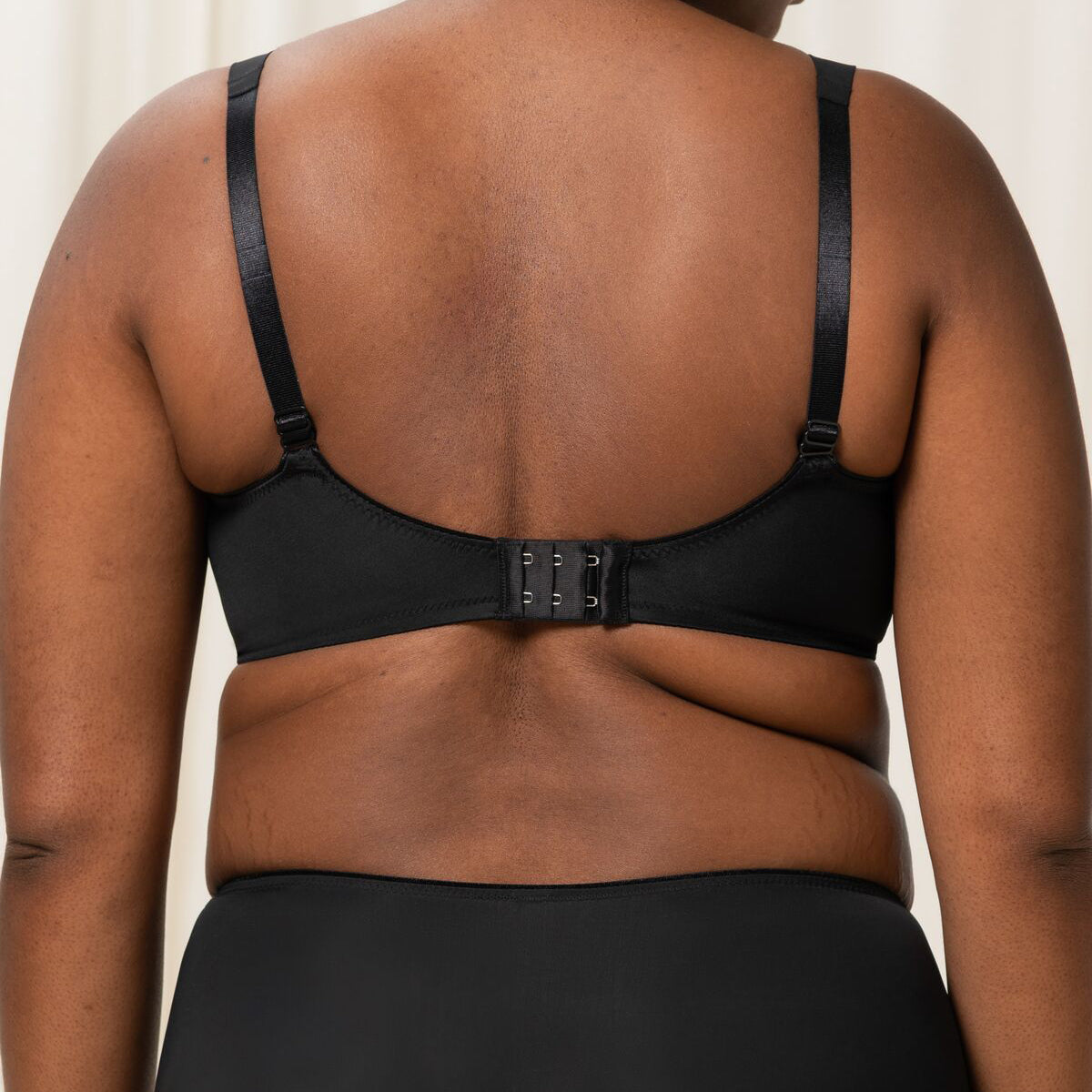 Triumph Essential Minimizer W BH med bøjle, sort