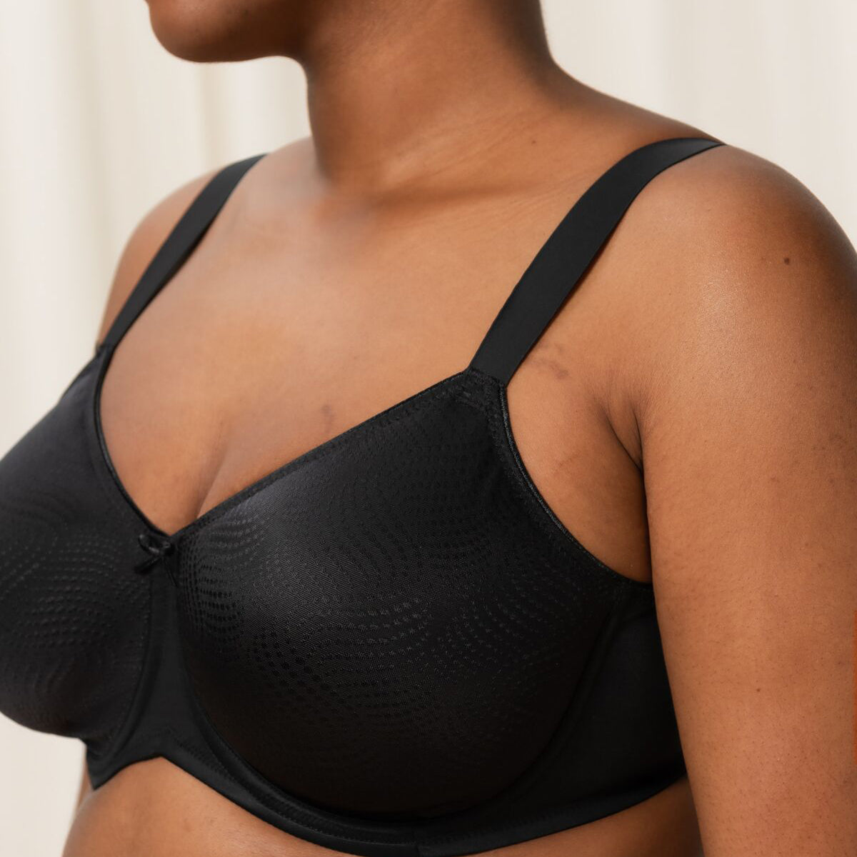Triumph Essential Minimizer W BH med bøjle, sort