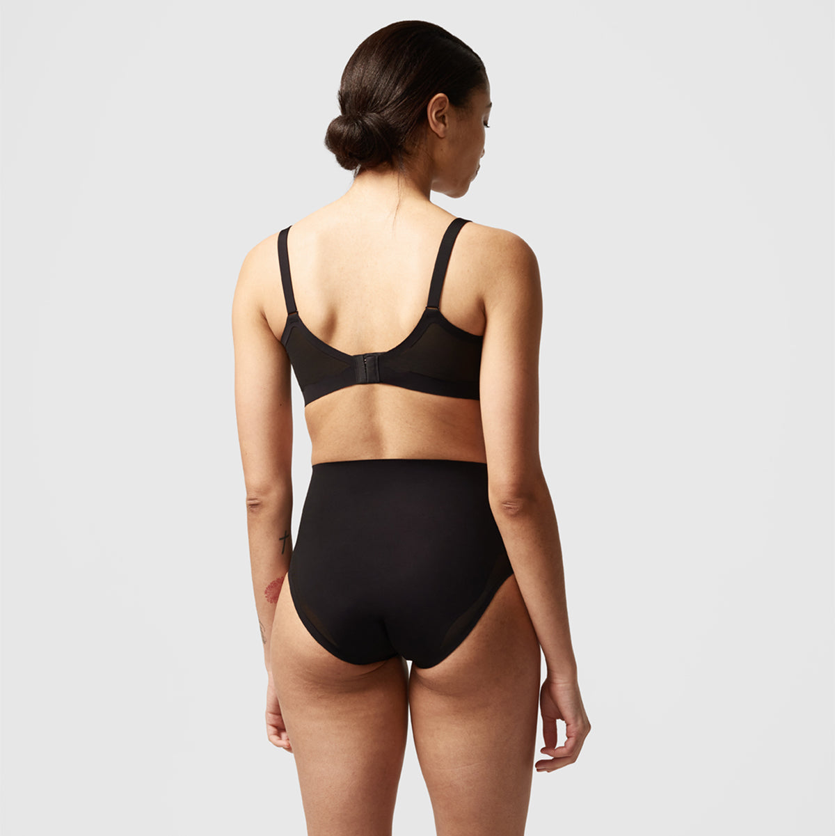 Chantelle Pure Light BH med bøjle, sort