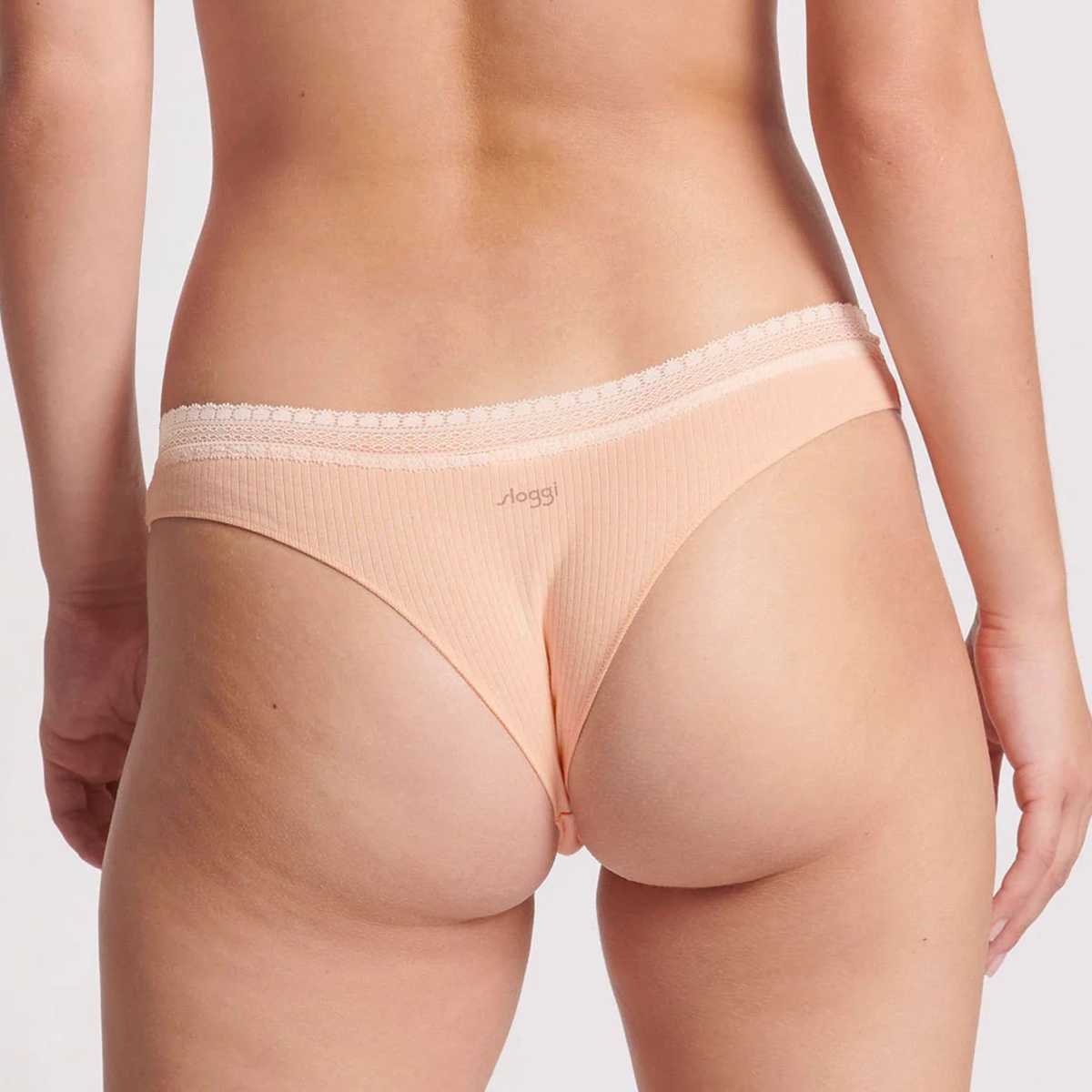 Sloggi Go Ribbed brazilian trusse, lyserød