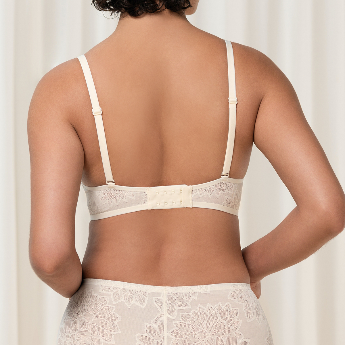 Triumph Fit Smart P01 BH uden bøjle, natural Levere