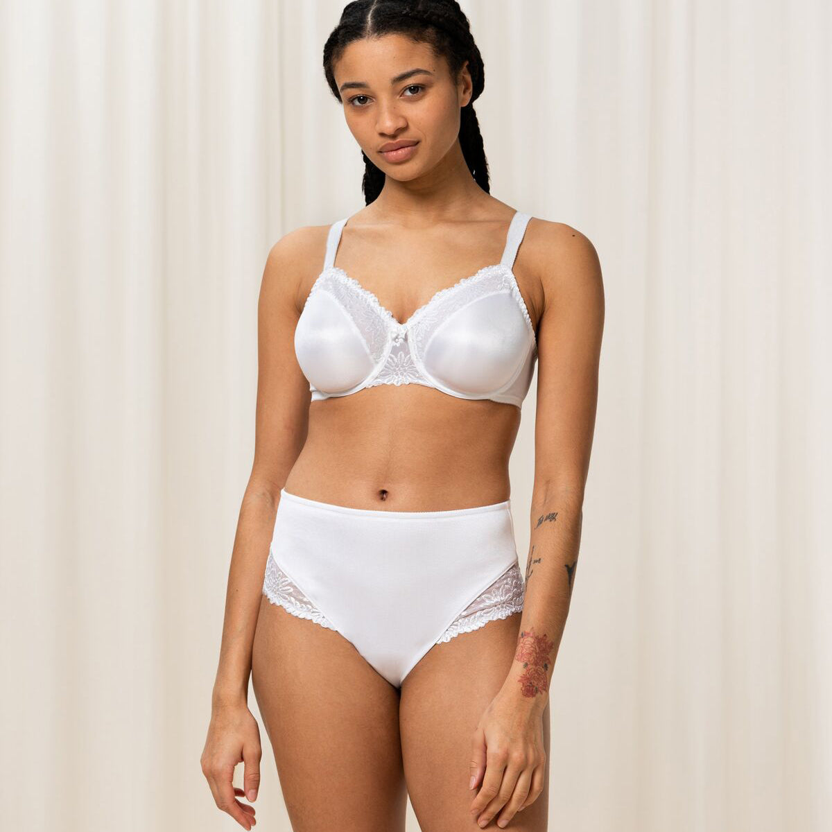 Triumph Ladyform Soft W BH med bøjle, hvid Hot på udsalg